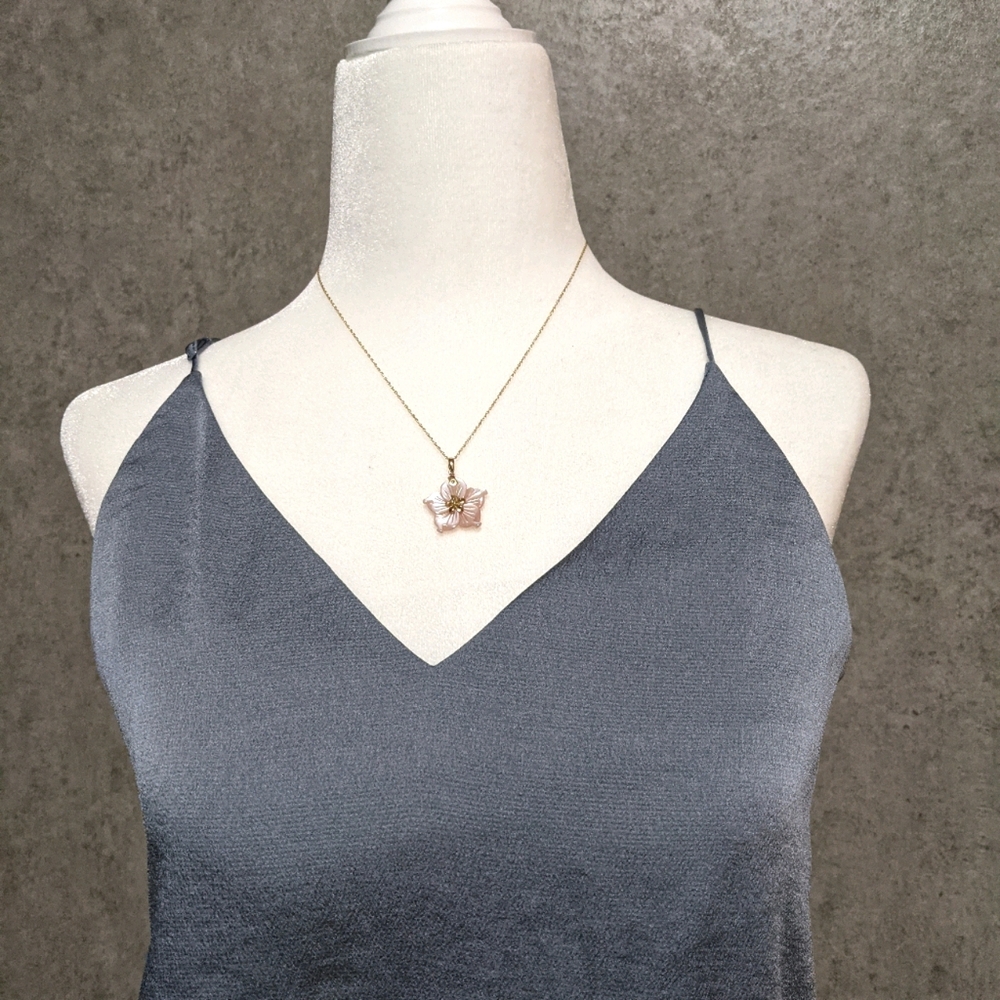 Hawaiian flower necklace - Picture 4 of 8